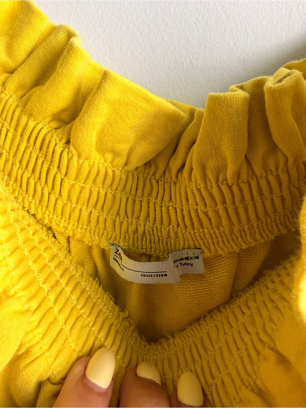 ♥️Zara Vibrant Yellow Ruffle Top - Picture 2 of 3